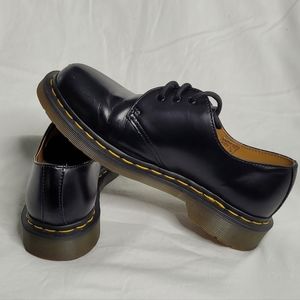 Dr. Martens size 7 shoe